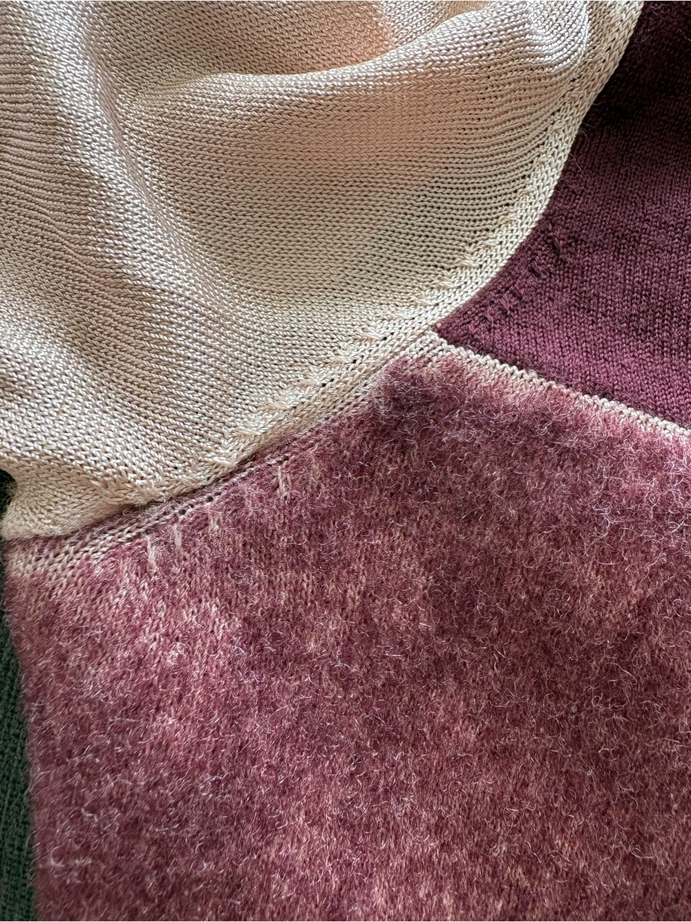 Rag&bone women’s 100% wool Colorblock Crewneck Sweater in Blush & Burgundy. L - Picture 10 of 11
